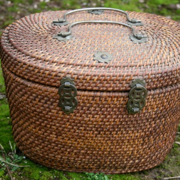 Vintage Chinese Tea Set in Basket Pot and Cups - Picture 5 of 6